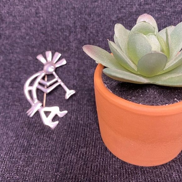 Sterling Navajo Kokopelli brooch pin signed by Glenn Sandoval - Picture 8 of 10